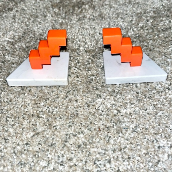 American Girl Courtney’s Zig Zag Bookends - Picture 1 of 5